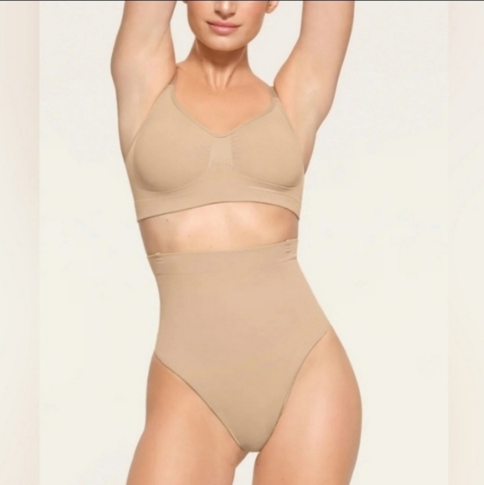 SKIMS Core Control Thong Panty Body Shaper Shapewear Tan XXS/XS